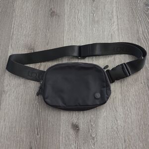 Lole Black Waist Bag Fanny Pack With Adjustable Strap